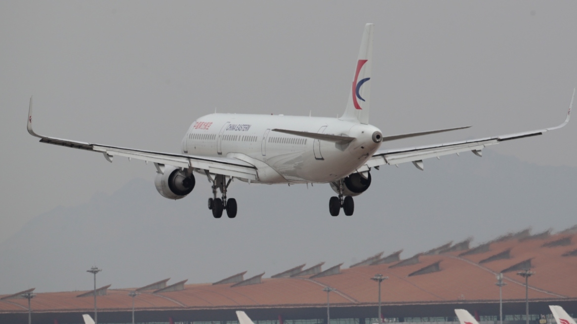 Σχεδόν 30 ώρες στον αέρα: Η απευθείας πτήση-ρεκόρ που ενώνει τρεις ηπείρους και καλύπτει 20.000 χλμ