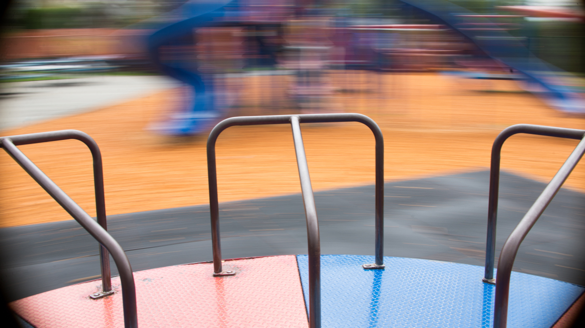 Ίλιον: 89χρονος θώπευσε ανήλικη σε παιδική χαρά και της πρότεινε να συνευρεθούν έναντι αμοιβής