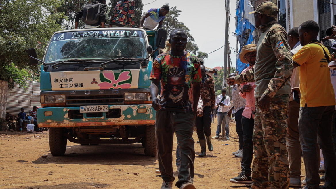 Κονγκό: Εκατοντάδες άμαχοι περνούν στη Ρουάντα για να γλιτώσουν από τις μάχες