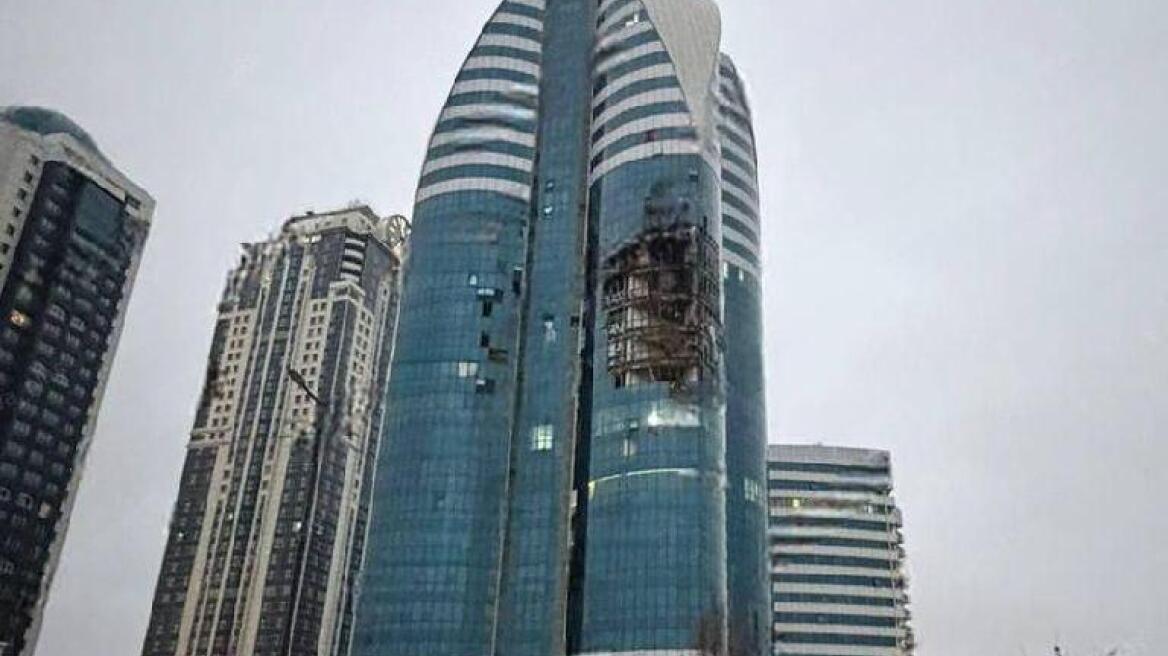 Ουκρανικό μη επανδρωμένο αεροσκάφος έπληξε το Γκρόζνι, δεν υπήρξαν θύματα - Δείτε βίντεο