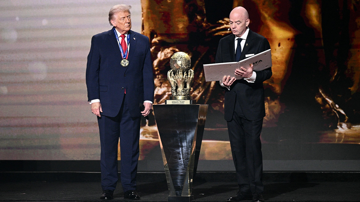Δείτε βίντεο: Η FIFA απένειμε στον Τραμπ βραβείο Ειρήνης, «μία από τις μεγαλύτερες τιμές της ζωής μου»

