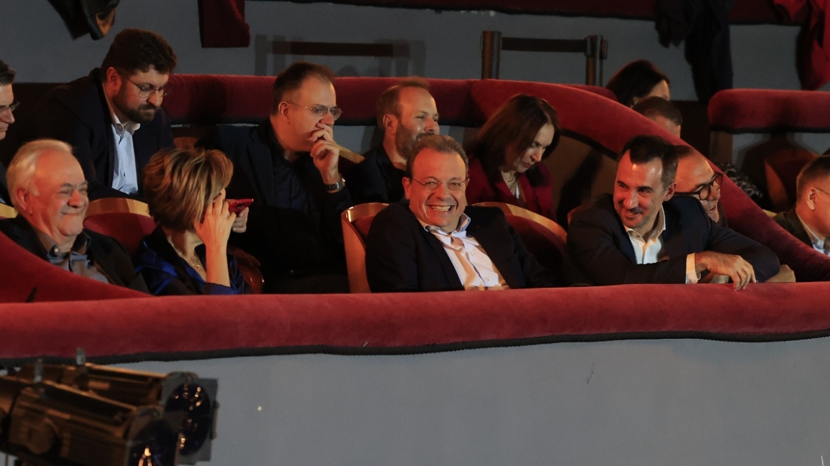 Αιχμές κατά Τσίπρα και «Ιθάκης» και από την Νέα Αριστερά: Οι παρεμβάσεις Χαρίτση – Σακελλαρίδη και η Κουμουνδούρου