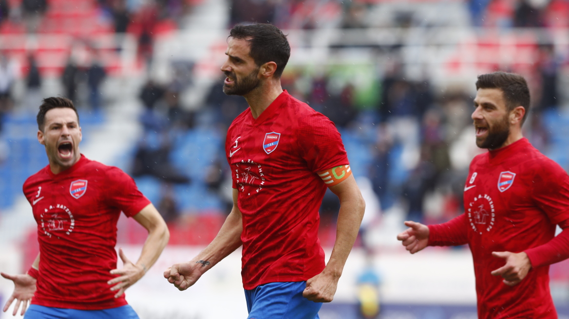 Μείωσε ξανά τη διαφορά από την Καλαμάτα ο Πανιώνιος, 1-0 τη Μαρκό, δείτε το γκολ 