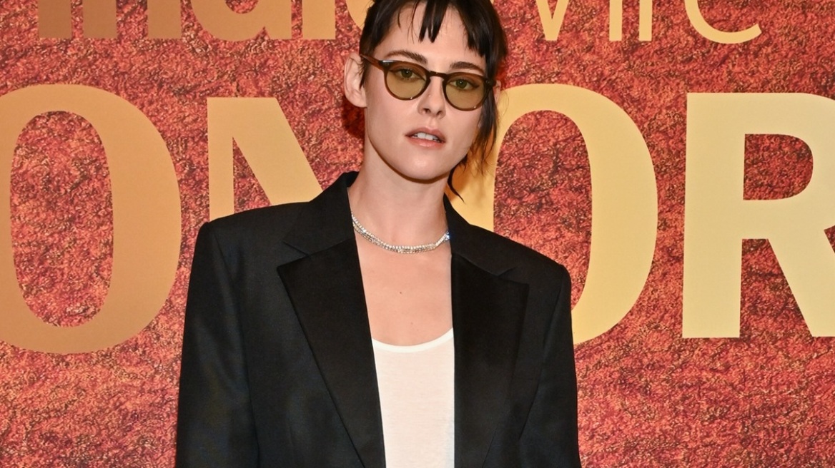 Η Κρίστεν Στιούαρτ φόρεσε εσώρουχα Calvin Klein στο κόκκινο χαλί
