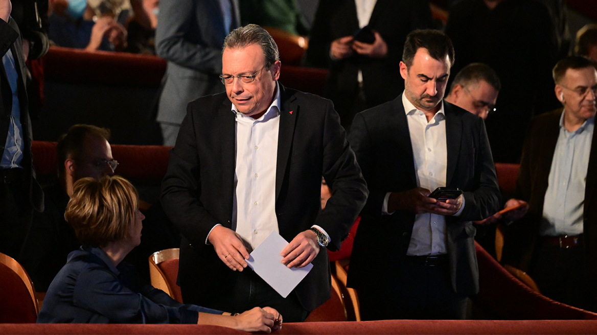 Μύλος οι σχέσεις ΣΥΡΙΖΑ και Τσίπρα μετά τον εξώστη: Η διαρροή της Αμαλίας, η ρεβάνς της «Αυγής» και η παραίτηση του διευθυντή της