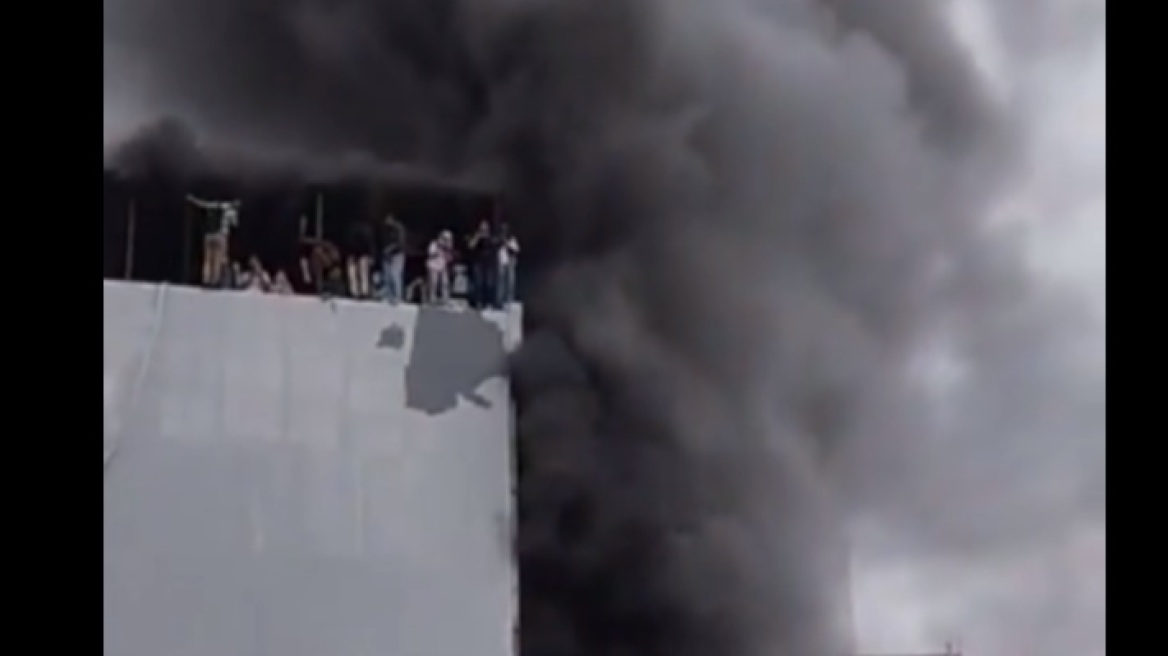 Ινδονησία: Μεγάλη φωτιά σε επταώροφο κτίριο στη Τζακάρτα, 20 οι νεκροί