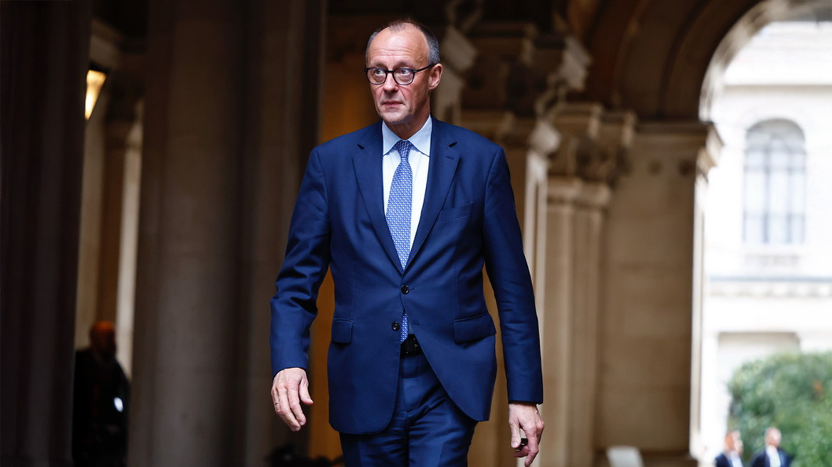 Δεν βλέπω κανέναν λόγο για τους Αμερικανούς να προσπαθήσουν να σώσουν τη δημοκρατία στην Ευρώπη, λέει ο Μερτς