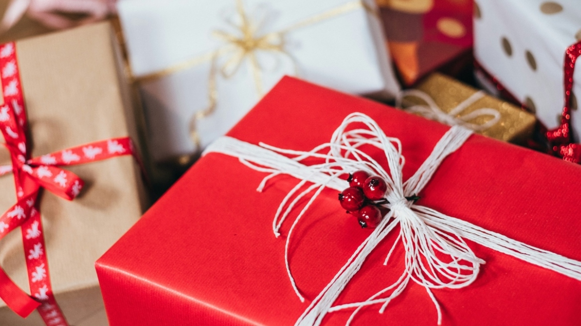 Εργαζόμενη έκανε καταγγελία στο HR εταιρείας στη Βρετανία για το δώρο που πήρε από συνάδελφό της στο Secret Santa