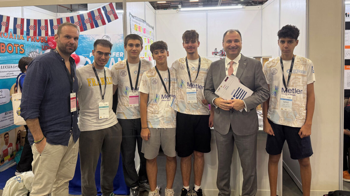 Εκπαιδευτική Αναγέννηση: 11η θέση στην Ολυμπιάδα Εκπαιδευτικής Ρομποτικής στη Σιγκαπούρη