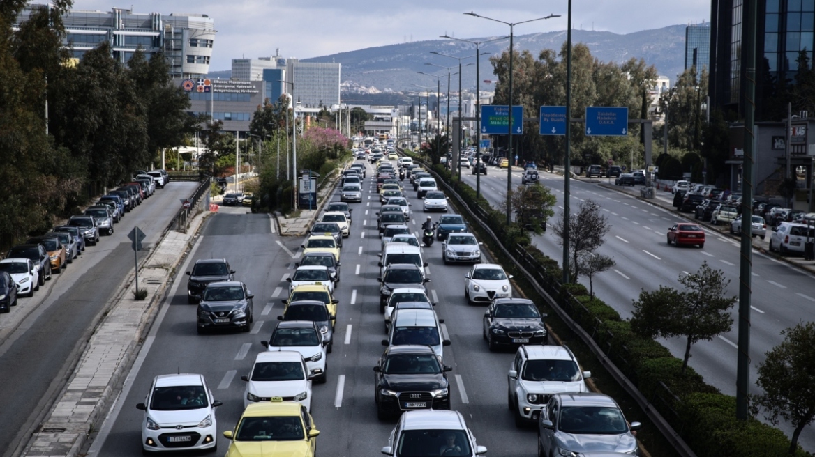 Στο «κόκκινο» οι δρόμοι της Αττικής: Ανάσα από το 2026 με νέους και ανακαινισμένους συρμούς στο Μετρό 