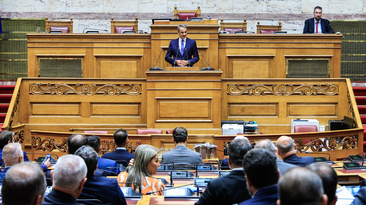 Συνεδρίαση της κοινοβουλευτικής ομάδας της ΝΔ υπό τον Κυριάκο Μητσοτάκη, την Παρασκευή