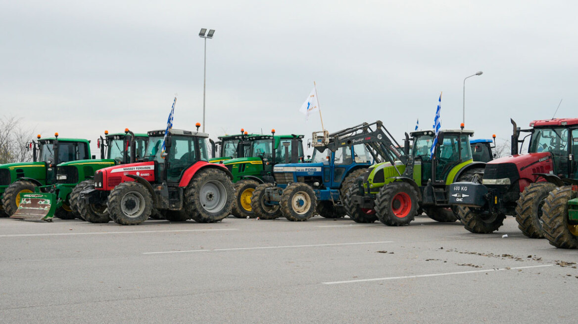 Να ανακοινώσει η κυβέρνηση το πακέτο ενίσχυσης του πρωτογενούς τομέα ζητούν οι αγρότες για να συναντηθούν με Μητσοτάκη 