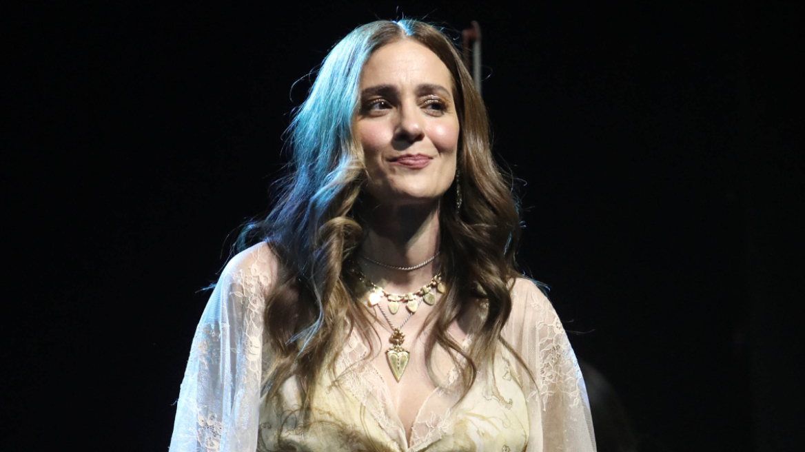 Νατάσσα Μποφίλιου μετά τις αντιδράσεις για το αφιέρωμα σε Θεοδωράκη και Χατζιδάκι: Ας αφήσουμε τα τραγούδια και τη μουσική να μιλήσουν
