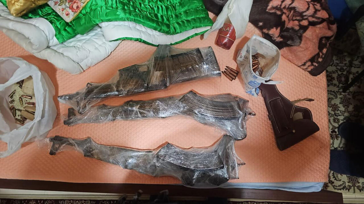 Οργάνωση πληρωμένων δολοφόνων: Όπλα και σφαίρες εντοπίστηκαν στο σπίτι του «Δήμου» στην Αλβανία
