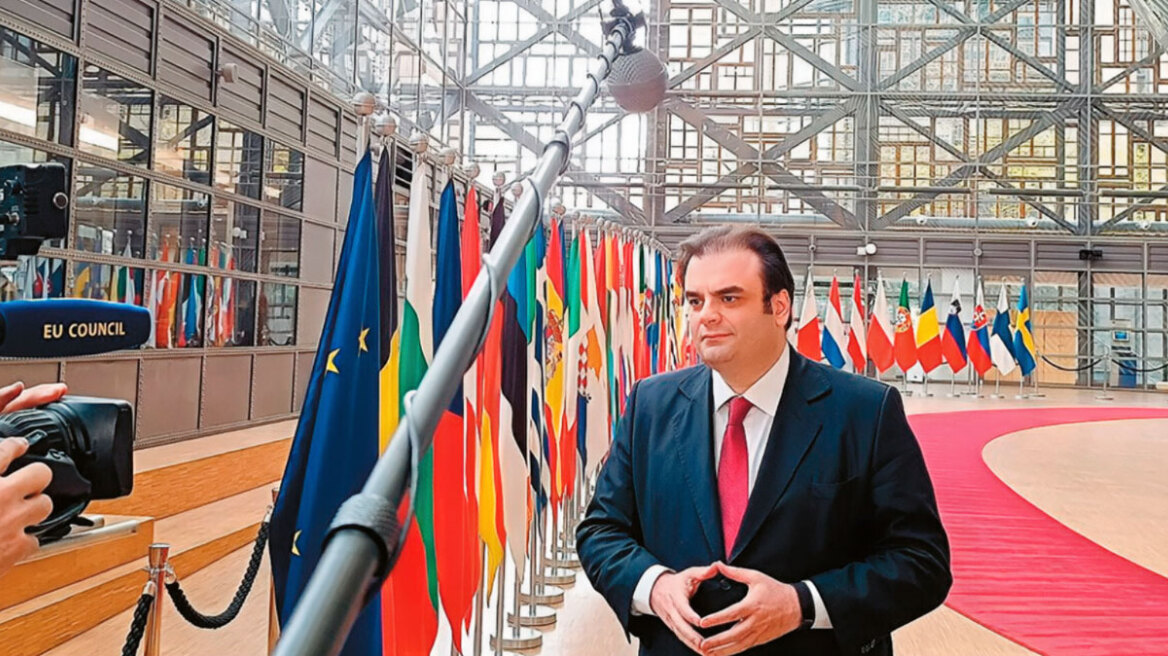 Η ώρα της κάλπης για Πιερρακάκη και Bαν Πέτεγκεμ στη μάχη για το Eurogroup - Η διαδικασία και οι παράγοντες που θα κρίνουν το αποτέλεσμα