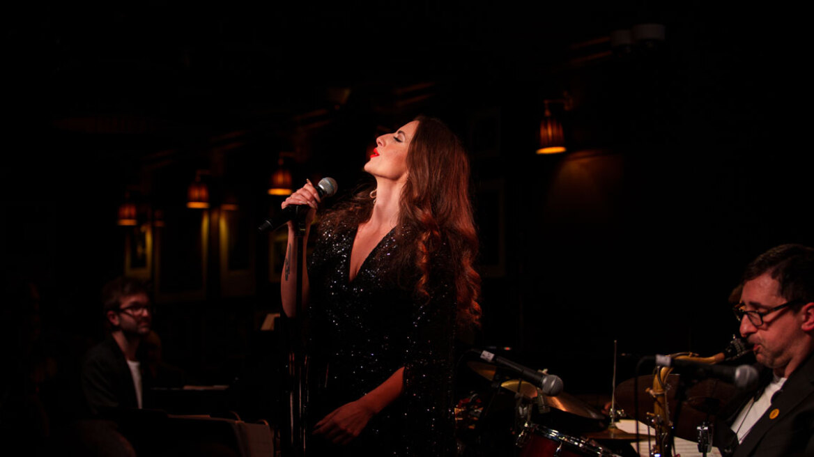 EMMA SMITH: Η ντίβα της retro jazz στην Αθήνα