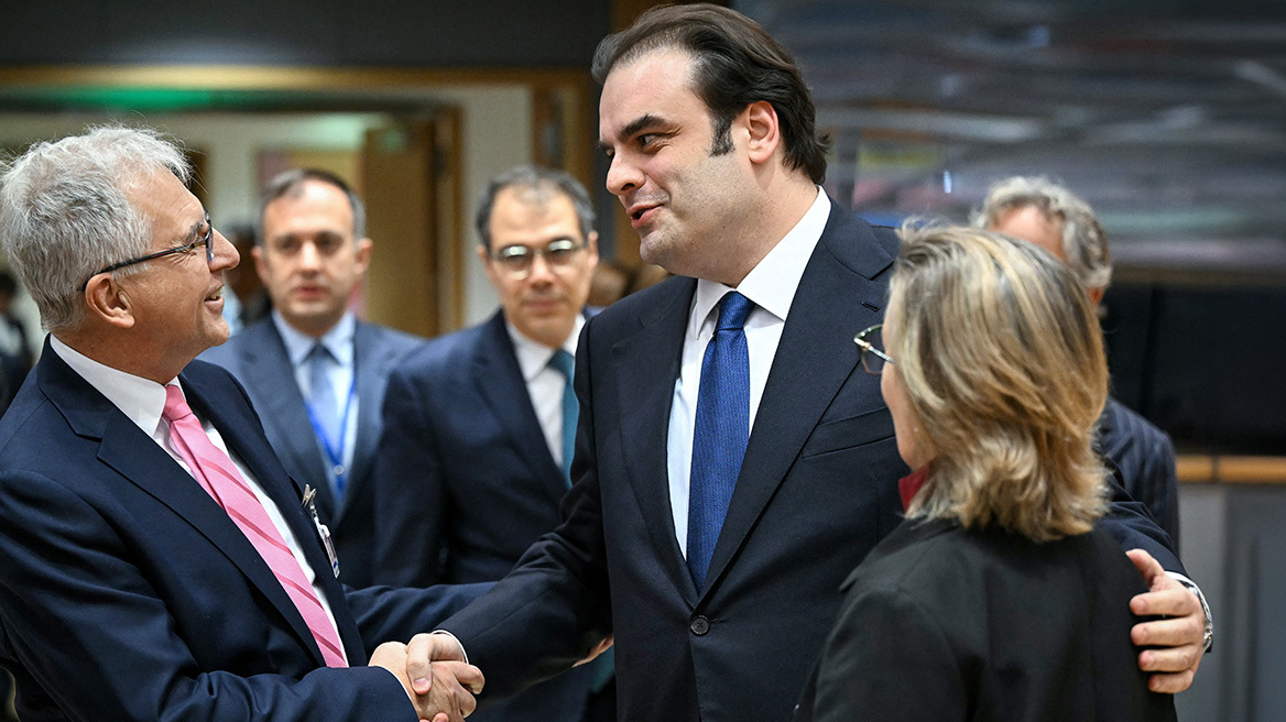 Politico: Από το Grexit στην ηγεσία του Eurogroup, η ιστορία ανάκαμψης της Ελλάδας