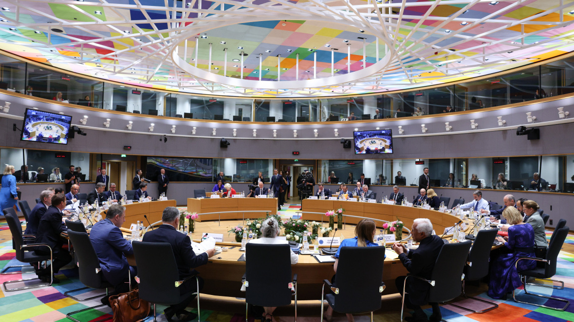 Το επ' αόριστον πάγωμα των ρωσικών περιουσιακών στοιχείων αποφάσισαν οι χώρες της ΕΕ