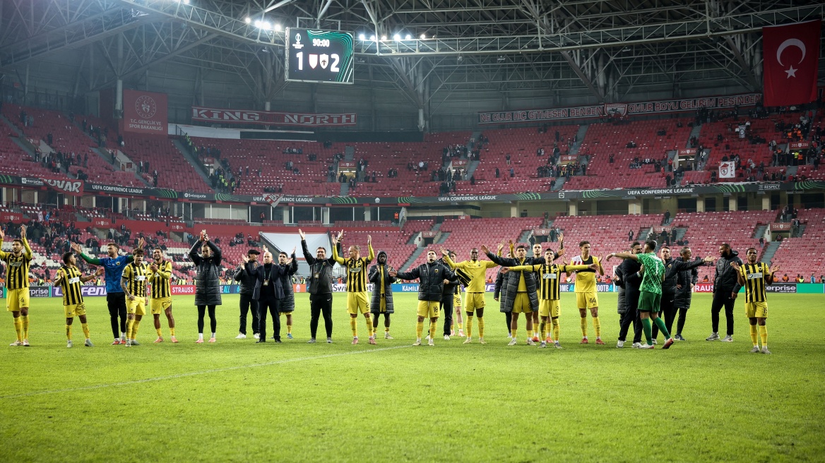 To πάρτι στα αποδυτήρια και η έκρηξη στα γκολ: Η παρακάμερα της μεγάλης νίκης της ΑΕΚ στη Σαμψούντα, βίντεο 
