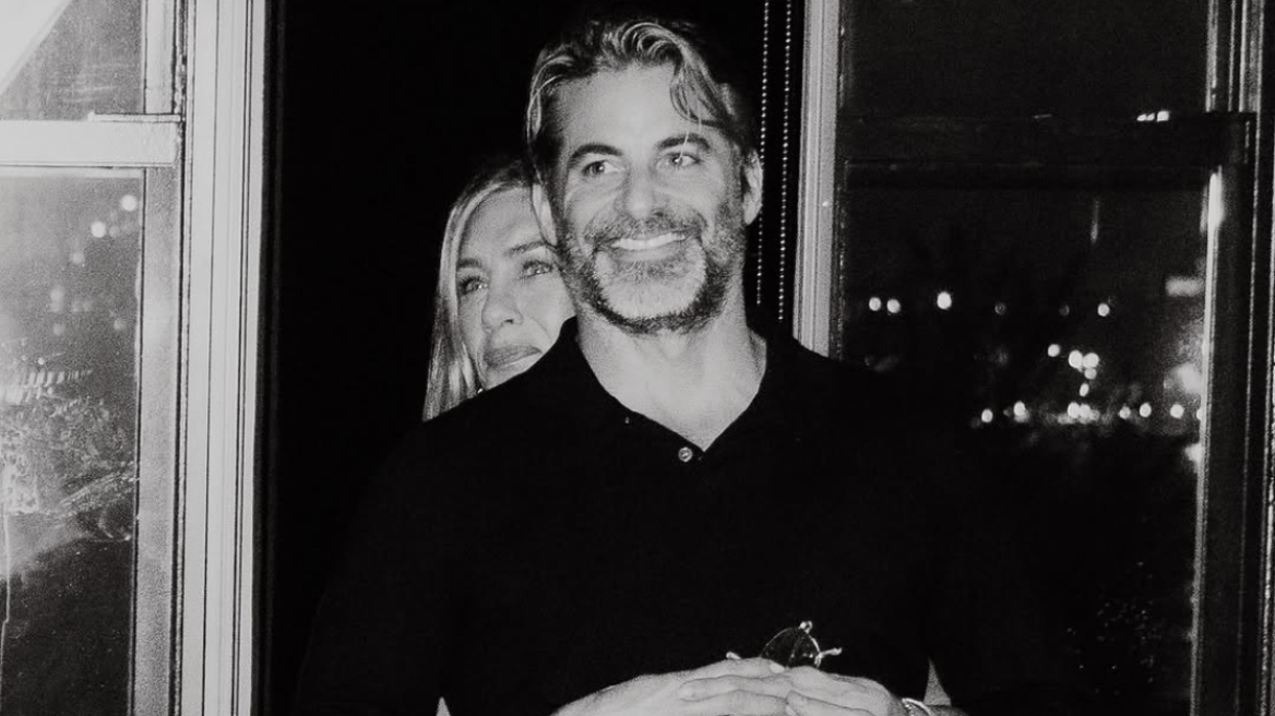 Η Τζένιφερ Άνιστον αγαπά πραγματικά τον Τζιμ Κέρτις, έχει φέρει τόσα καλά στη ζωή της, λέει το περιβάλλον της