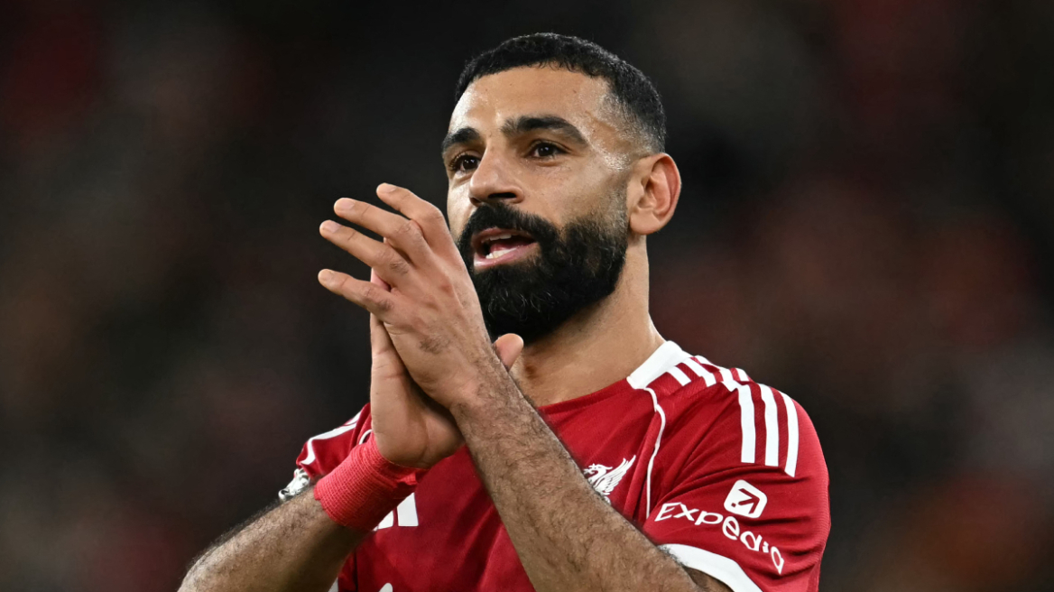 Συγκινημένος ο Σαλάχ μπροστά στις εξέδρες του «Άνφιλντ», φουντώνουν τα σενάρια για το μέλλον του