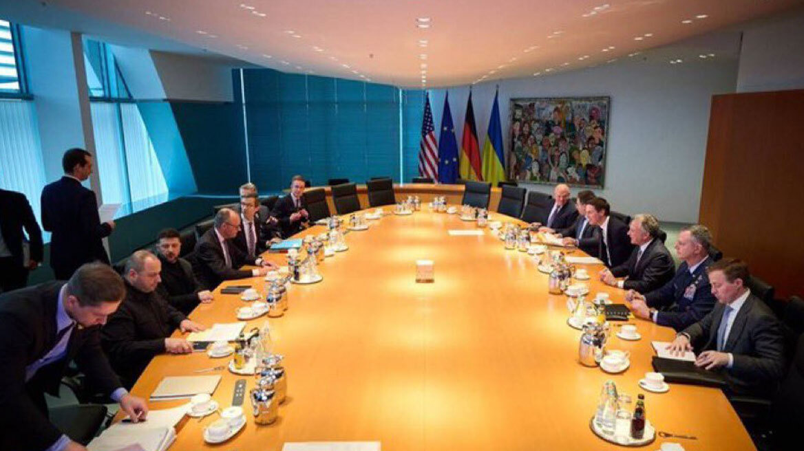 Σημειώθηκε πρόοδος λέει ο Γουίτκοφ για τις διαπραγματεύσεις εκεχειρίας στο Βερολίνο, έτοιμος να ξεχάσει την ένταξη στο ΝΑΤΟ ο Ζελένσκι