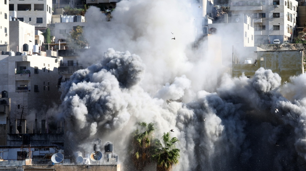 Δυτική Όχθη: Ο ισραηλινός στρατός απειλεί να κατεδαφίσει 25 πολυκατοικίες μέσα σε προσφυγικό καταυλισμό