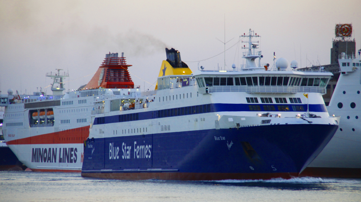 Εκπτώσεις σε ακτοπλοϊκά και αεροπορικά εισιτήρια για τους αναπληρωτές εκπαιδευτικούς τα Χριστούγεννα
