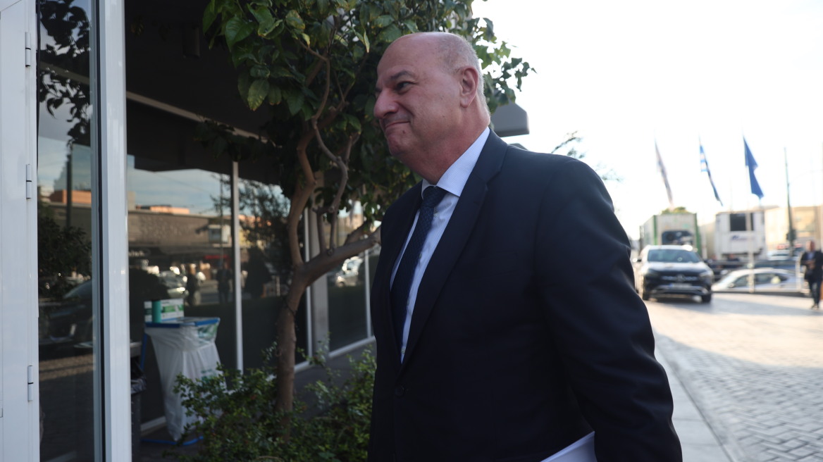 Τσιάρας για αγροτικά μπλόκα: Μονόδρομος ο διάλογος, διαφάνεια με τη μεταφορά του ΟΠΕΚΕΠΕ στην ΑΑΔΕ
