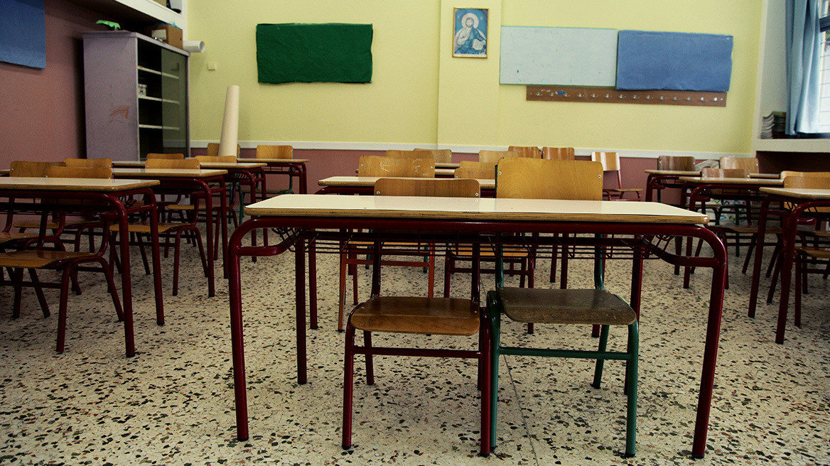 Την προκαλούν και την βρίζουν στο σχολείο, λέει η αδερφή της ανήλικης που μαχαίρωσε 14χρονη στην Κυψέλη