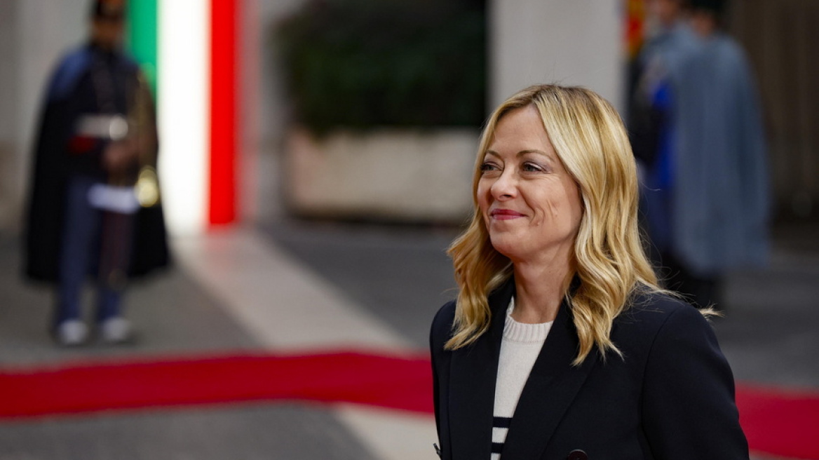 «Ναυάγησε» η δημοπράτηση των δώρων της Μελόνι από ξένους ηγέτες μετά την εμπλοκή οίκου δημοπρασιών σε ποινική έρευνα