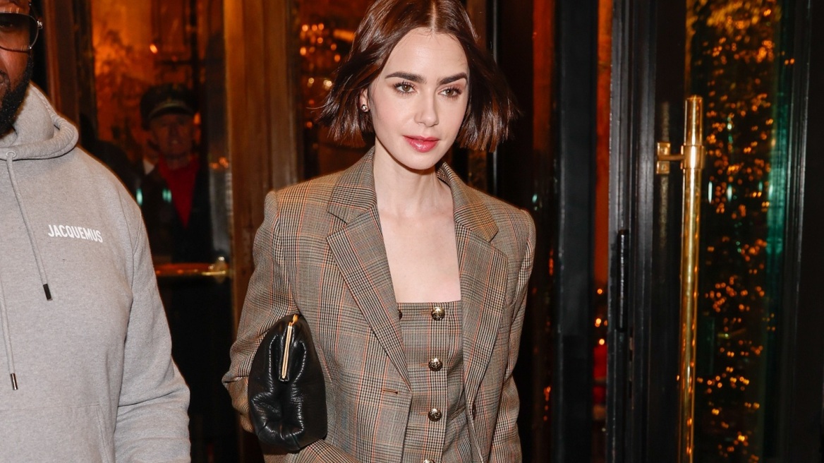 Πώς να φορέσετε καρό στο γραφείο σύμφωνα με τη Λίλι Κόλινς
