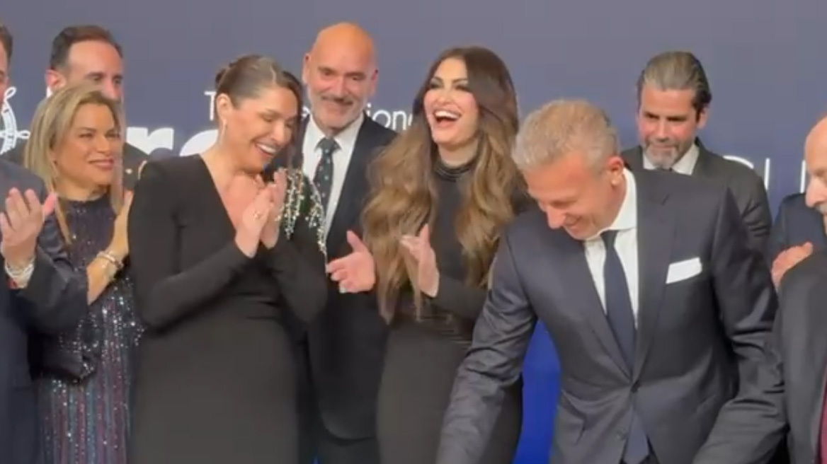 Η Κίμπερλι Γκιλφόιλ έσβησε το κεράκι στην τούρτα του Propeller Club, δείτε βίντεο