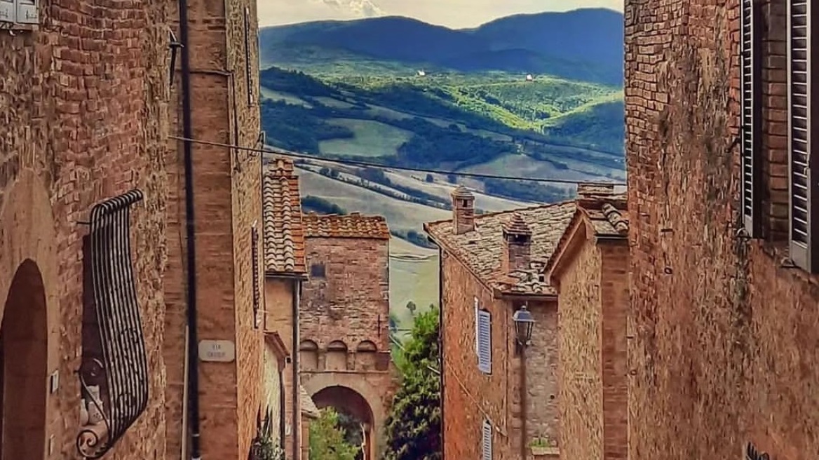 Σε αυτή την πόλη της Τοσκάνης πληρώνουν το νοίκι και σας βοηθούν να αγοράσετε σπίτι