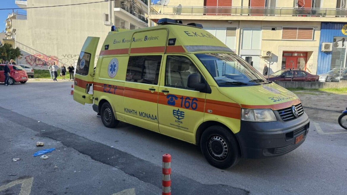 Αγρίνιο: Τραυματίστηκε οδηγός μηχανής delivery μετά από σύγκρουση με αυτοκίνητο