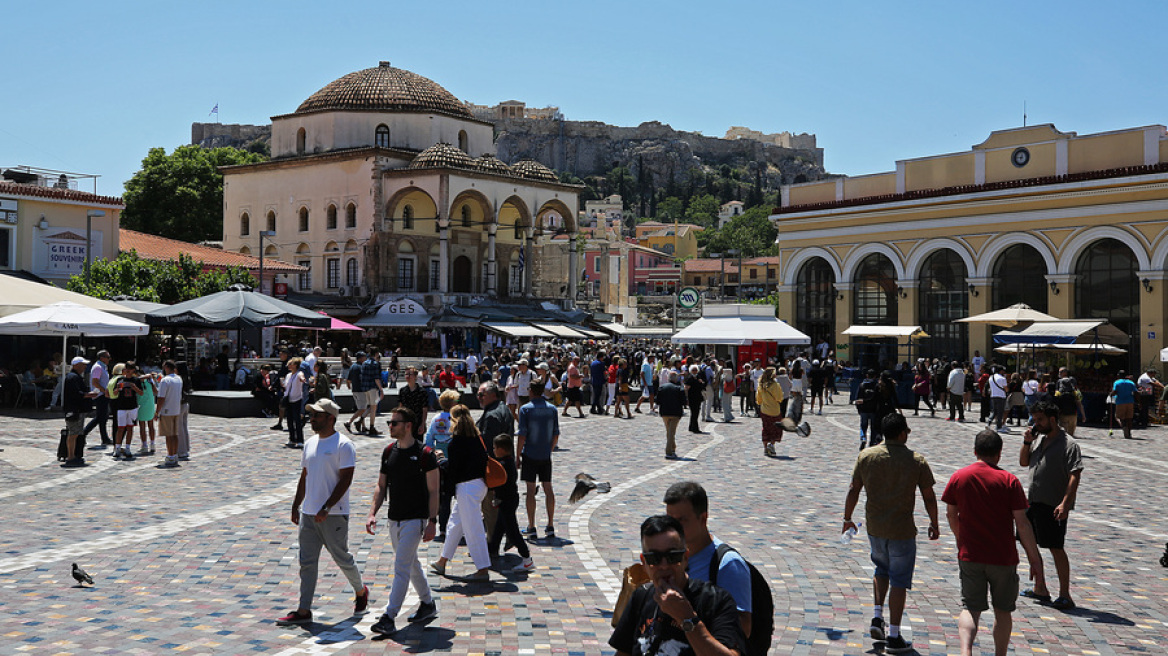 Ξεκινούν οι εργασίες στην πρόσοψη του κτιρίου του σταθμού Μοναστηράκι