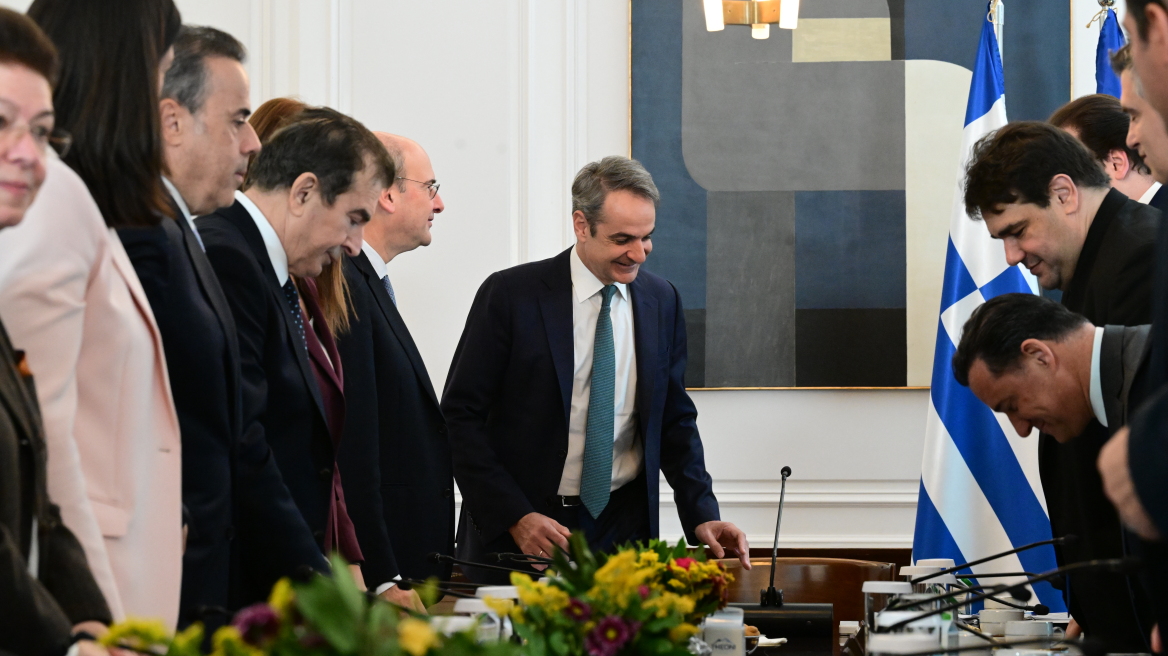 Ο Μητσοτάκης δίνει ραντεβού το μεσημέρι στους βουλευτές της ΝΔ για κρασί, fingerfood και συζήτηση
