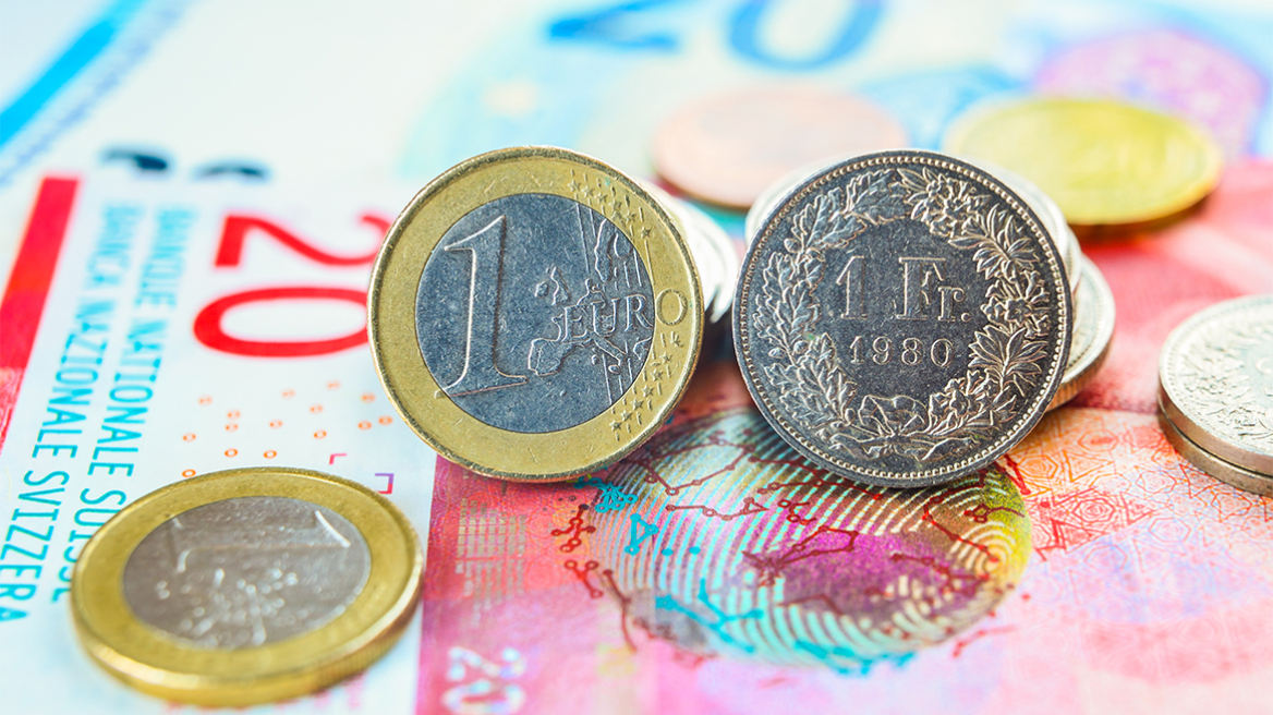 Ελβετικό φράγκο: Τι επιλογές έχουν 40.000 δανειολήπτες