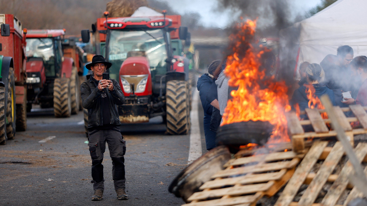 Μπλόκα από τους Γάλλους αγρότες κατά της συμφωνίας ΕΕ και Mercosur: Παρίσι και Ρώμη θέλουν να καθυστερήσει η ψήφιση