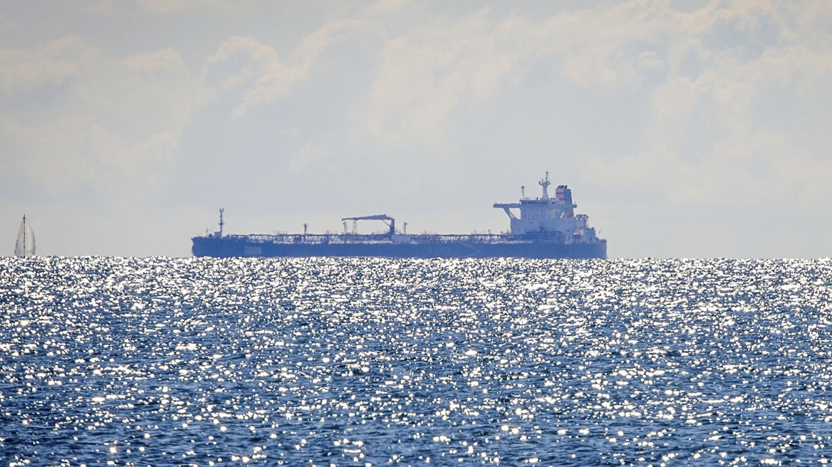Ιράν: Οι Φρουροί της Επανάστασης κατάσχεσαν πετρελαιοφόρο δεξαμενόπλοιο για «λαθρεμπόριο καυσίμων»