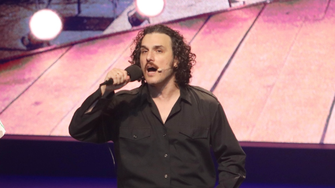 Αιμιλιανός Σταματάκης: Δεν προσπαθώ να μιμηθώ τον Ξυλούρη αλλά να εκφράσω την ιδέα του τι ήταν