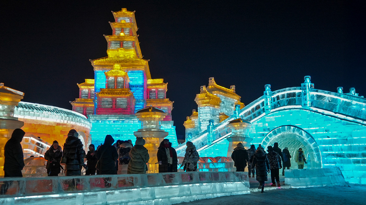 Άνοιξε τις πύλες του εντυπωσιακό πάρκο από πάγο και χιόνι στην Κίνα, δείτε βίντεο