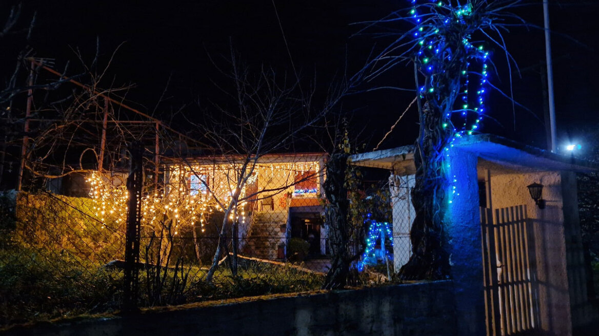 Καστάνιανη Πωγωνίου: Ο χριστουγεννιάτικος στολισμός στο ακριτικό χωριό του νομού Ιωαννίνων