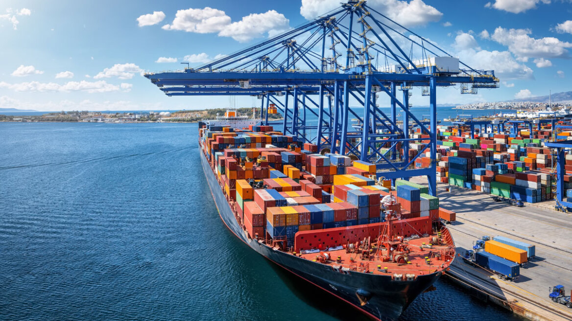 Τα αδίστακτα κόλπα των καρτέλ: Κοκαΐνη μέσα σε τόνους κοπριάς, υποβρύχια, ακόμα και ρουκέτες σε πλοία της γραμμής
