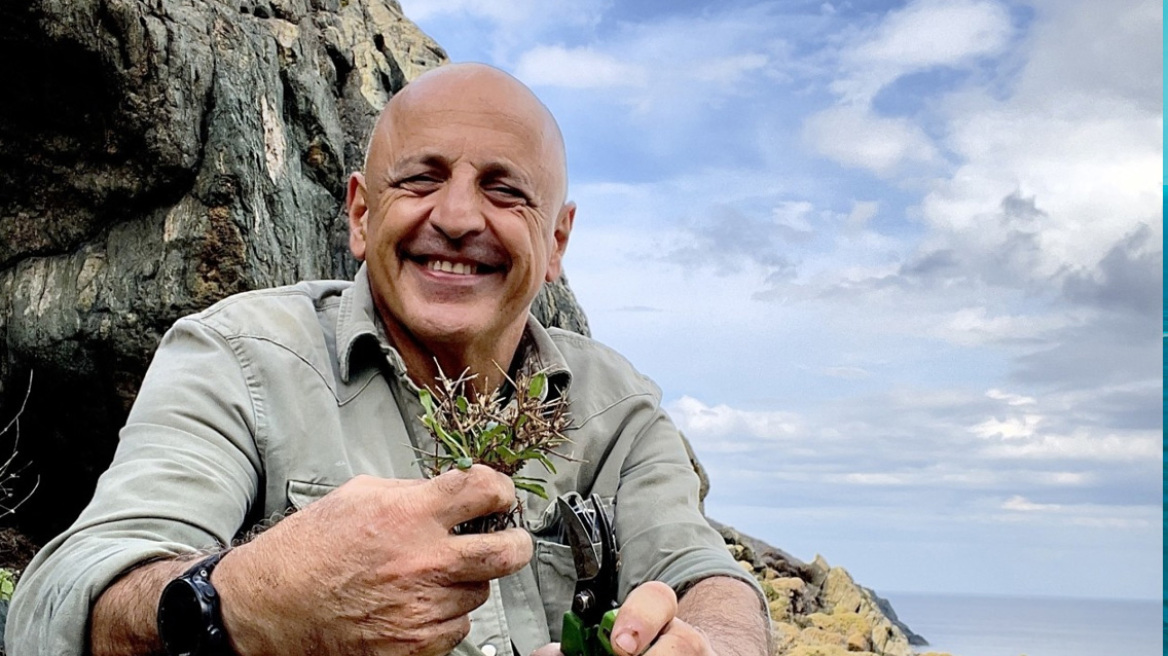 Ευριπίδης Αποστολίδης: O άνθρωπος που άφησε τα αστέρια Michelin της Αθήνας και έγινε σύμβολο της νέας γαστρονομικής εποχής στην Τήνο