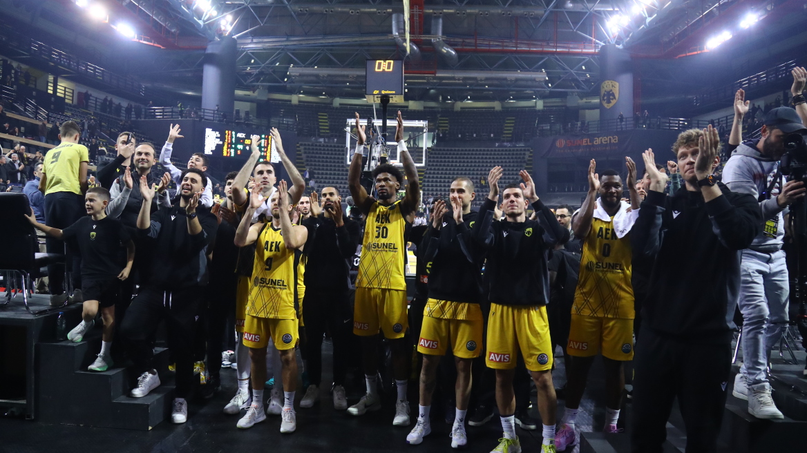 Ανατροπή και με κόσμο το ΑΕΚ - Αρης για τη Basket League 