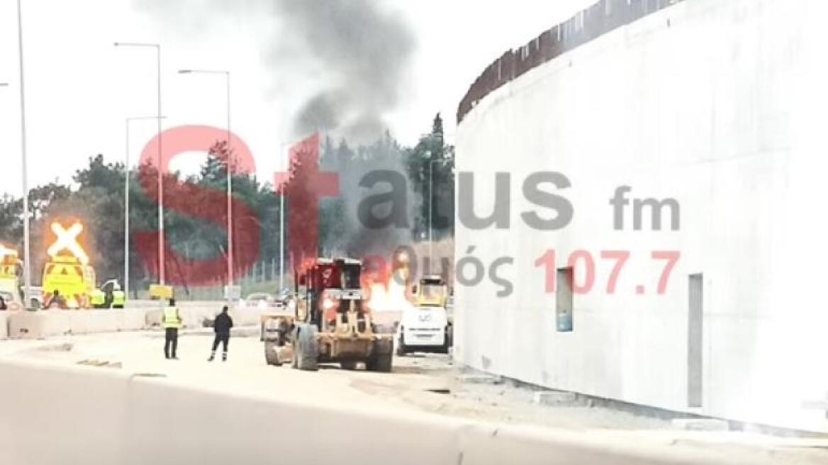 Φωτιά σε όχημα στην περιφερειακή οδό της Θεσσαλονίκης, δείτε βίντεο
