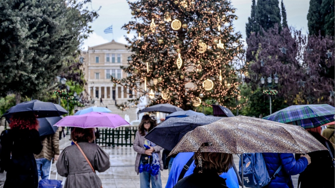 Καιρός Χριστουγέννων: Διπλό κύμα κακοκαιρίας με βροχές, καταιγίδες και χιόνια στα ορεινά 