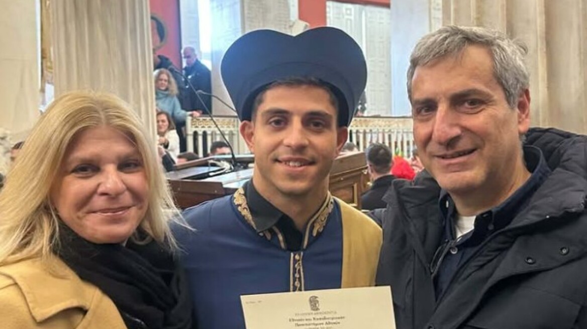 Διαπρέπει και εκτός γηπέδων ο Παντελίδης: Πήρε πτυχίο στη Διοίκηση Λιμένων και Ναυτιλίας του ΕΚΠΑ