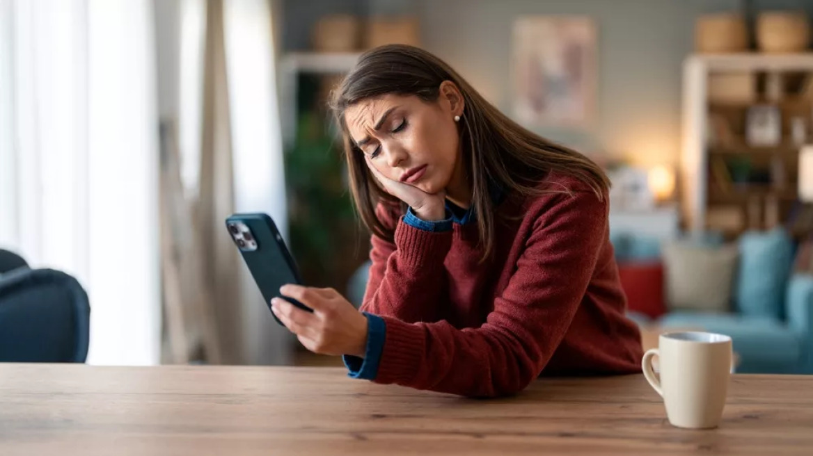 Η χρήση εφαρμογών γνωριμιών μας «ρίχνει» ψυχολογικά – Ποιοι επιβαρύνονται περισσότερο
